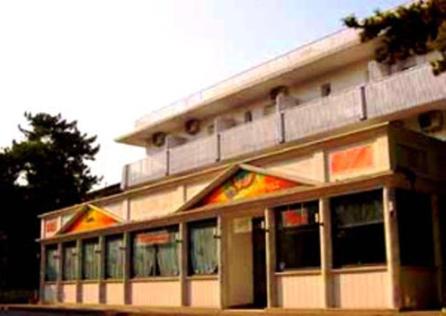 Hotel La Fenice Lignano Sabbiadoro Bagian luar foto