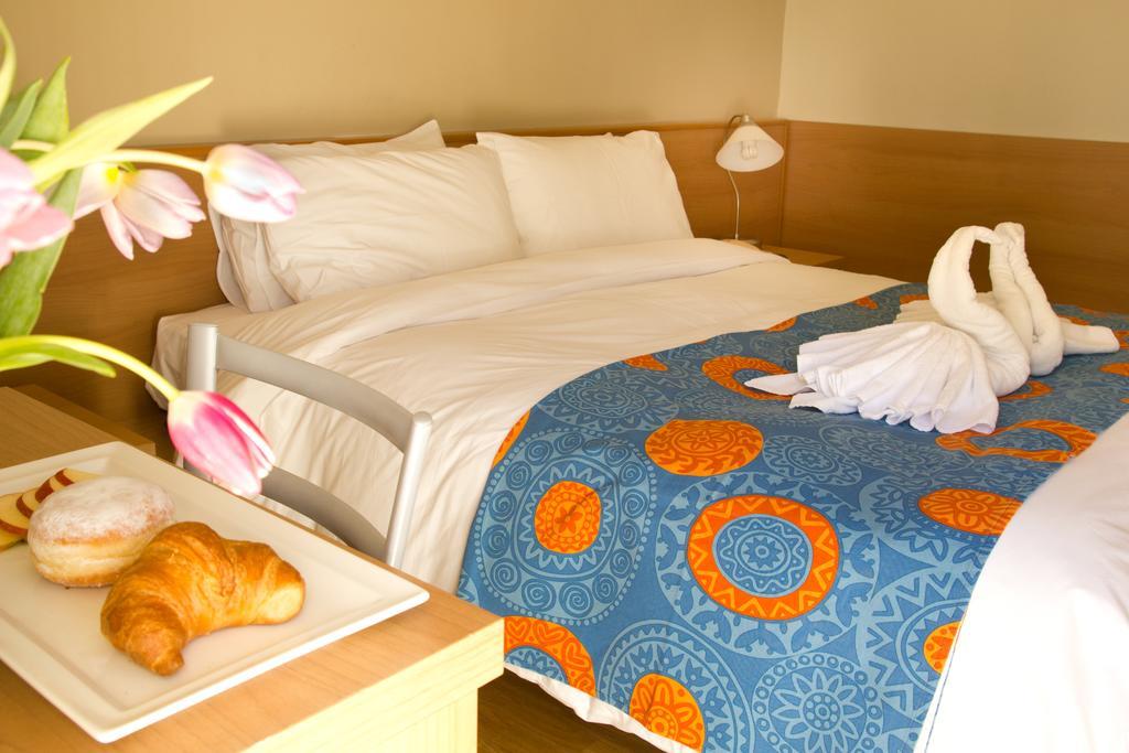 Hotel La Fenice Lignano Sabbiadoro Ruang foto