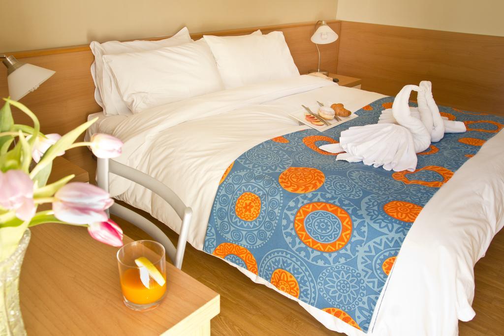 Hotel La Fenice Lignano Sabbiadoro Ruang foto