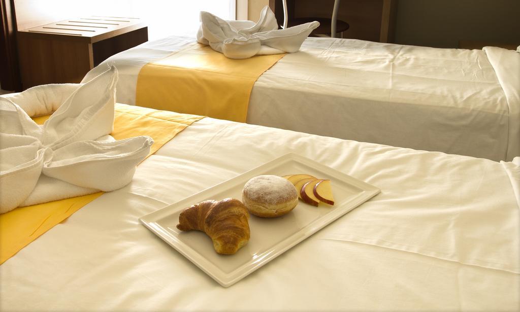 Hotel La Fenice Lignano Sabbiadoro Ruang foto