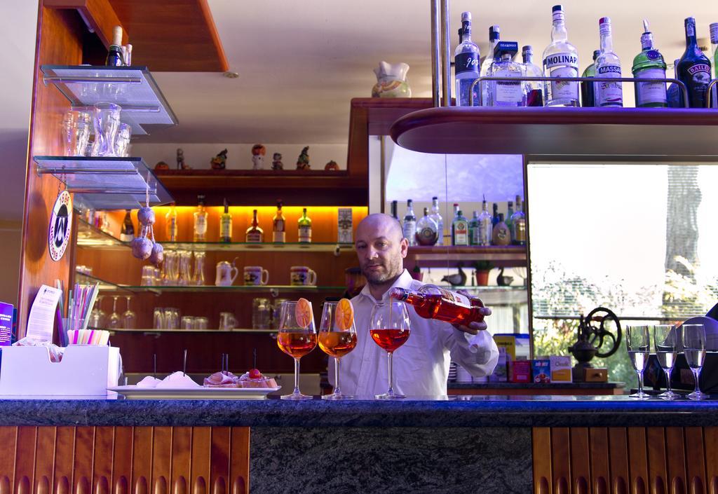 Hotel La Fenice Lignano Sabbiadoro Bagian luar foto