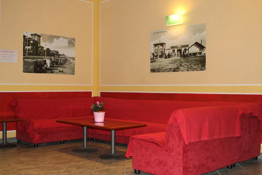 Hotel La Fenice Lignano Sabbiadoro Bagian luar foto